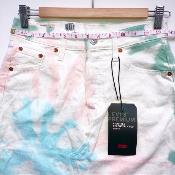 Levi’s High-Rise Deconstructed Denim Skirt in “Young Blood”, size 26 - Picture 6 of 11